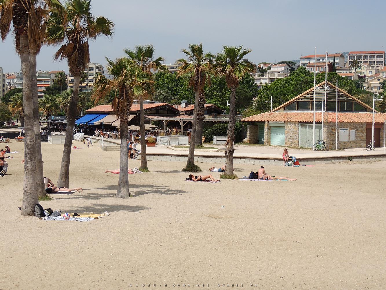 32 Les plages et ces Bars.JPG -           
